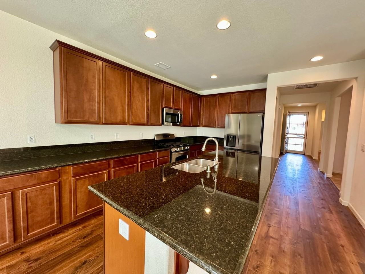 2065 Red Willow Dr - Photo 3 of 21