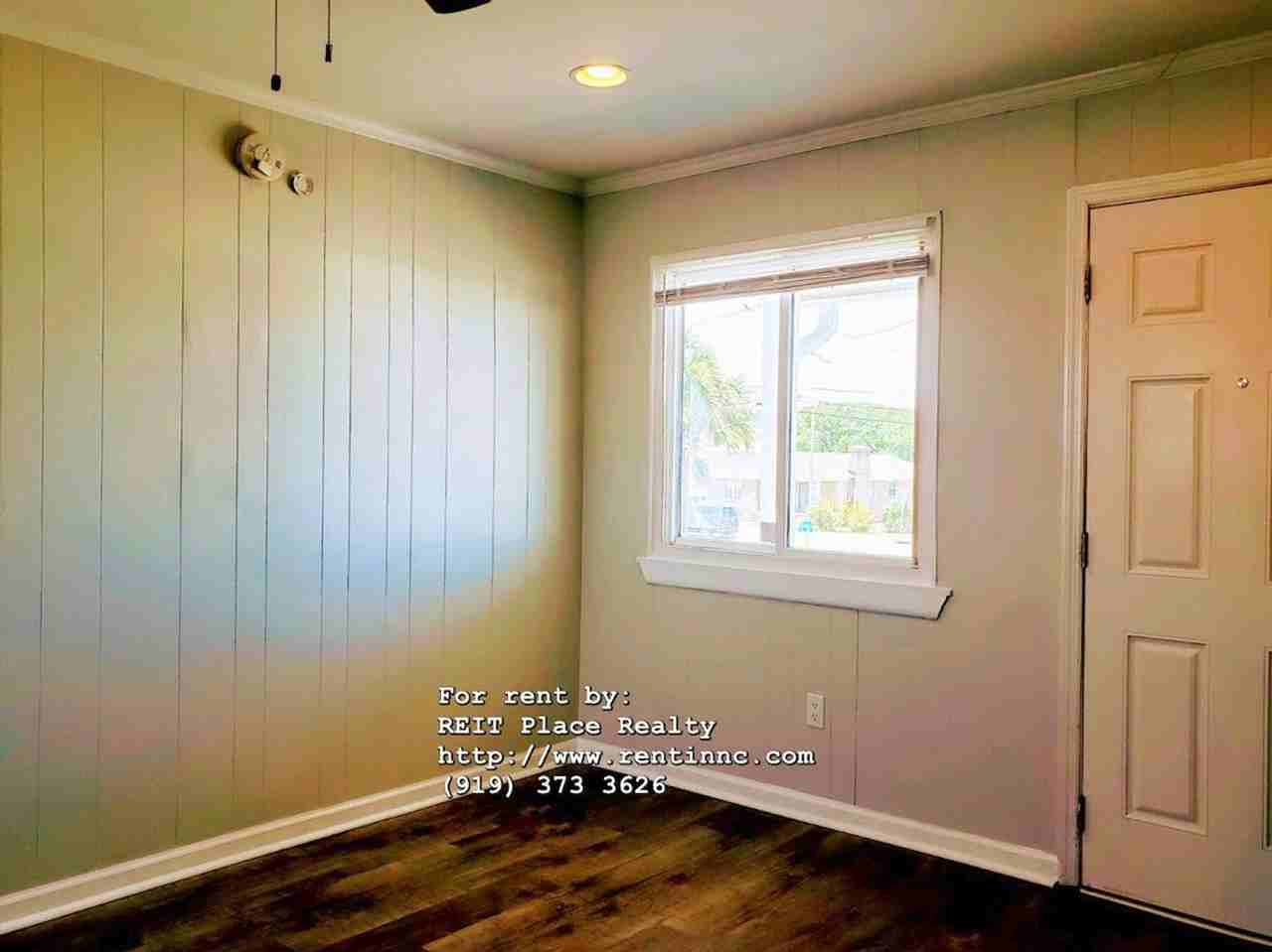 PIER VIEW COTTAGES LLC - Photo 2 of 8