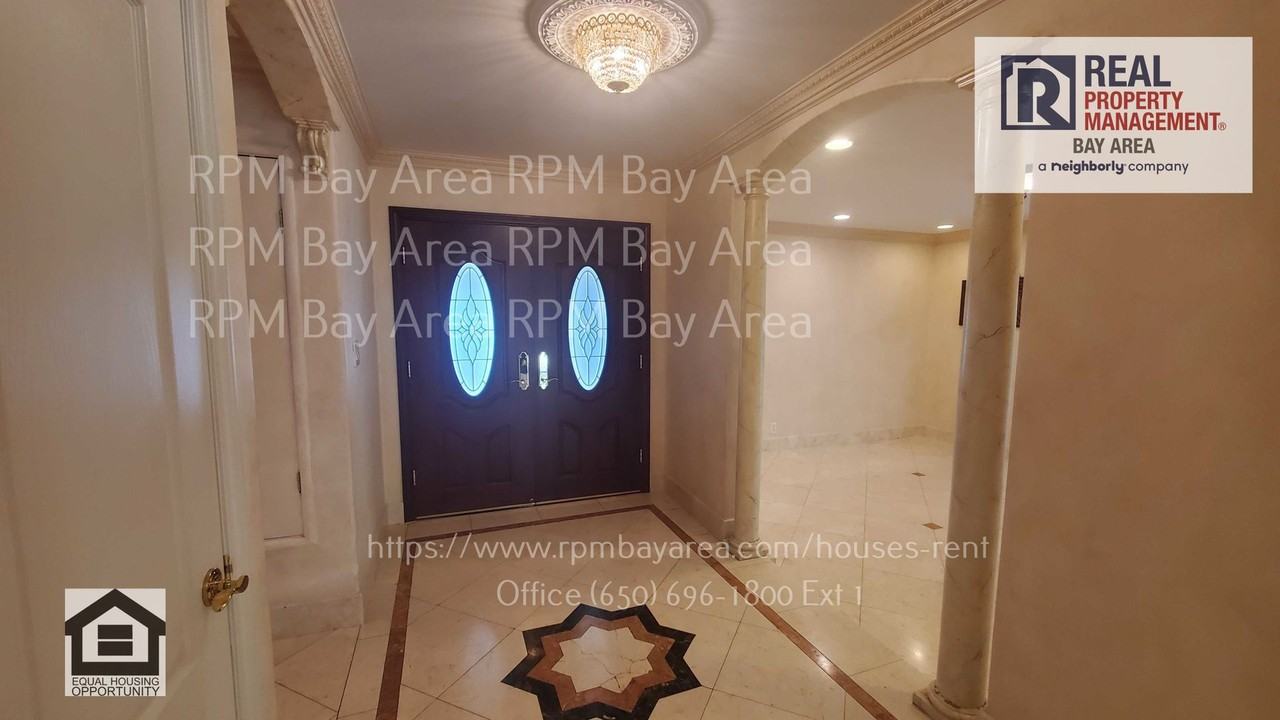 373 Tampa Ct - Photo 3 of 10