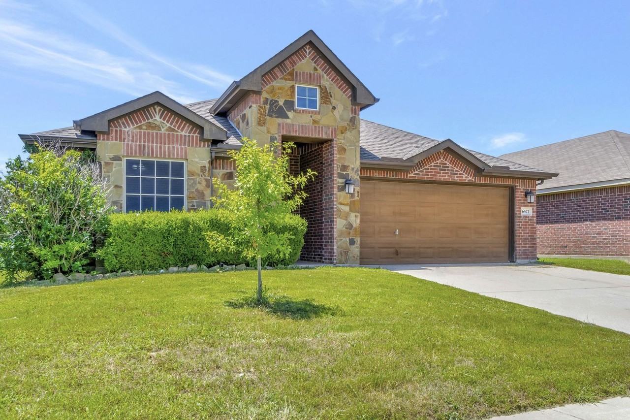 6521 Chalk River Dr - Photo 3 of 35