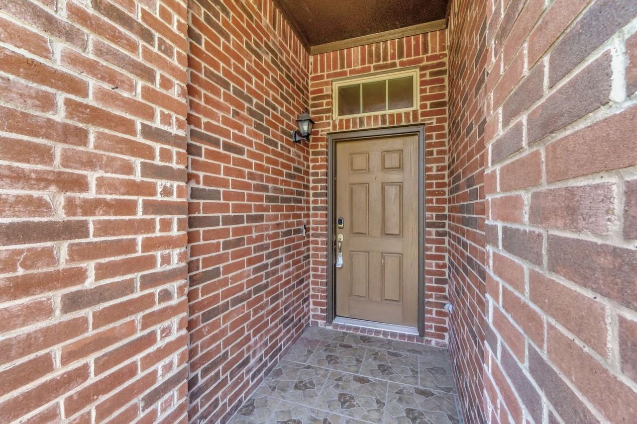 6521 Chalk River Dr - Photo 5 of 35