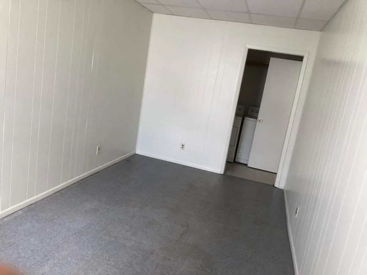 1715 Atlanta Avenue - 1Unit B #1 - Photo 3 of 6