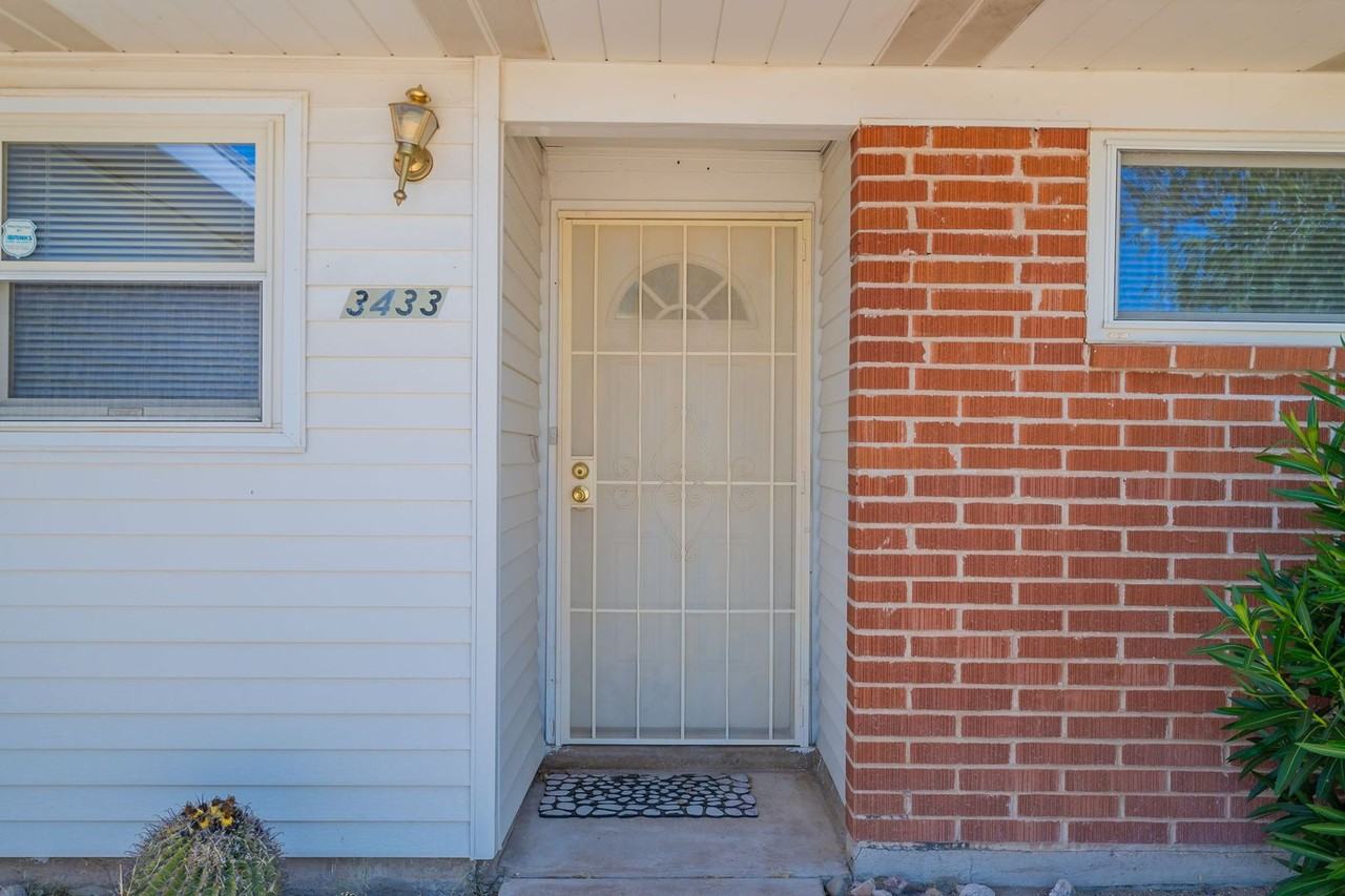 3433 S Mead Ave - Photo 3 of 33