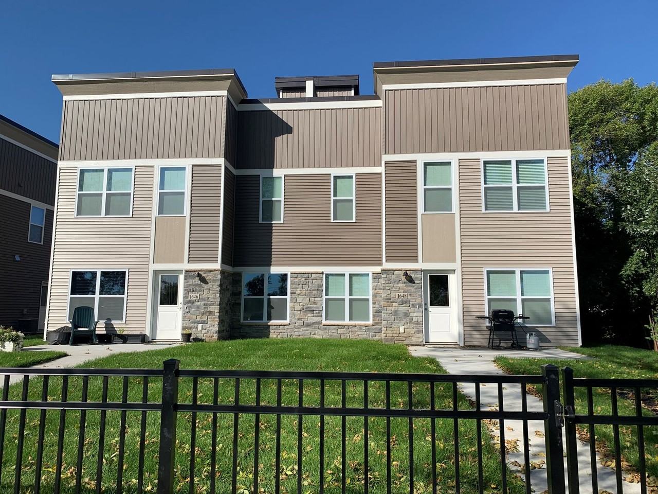 1646 Ellis Blvd Nw - Photo 2 of 15