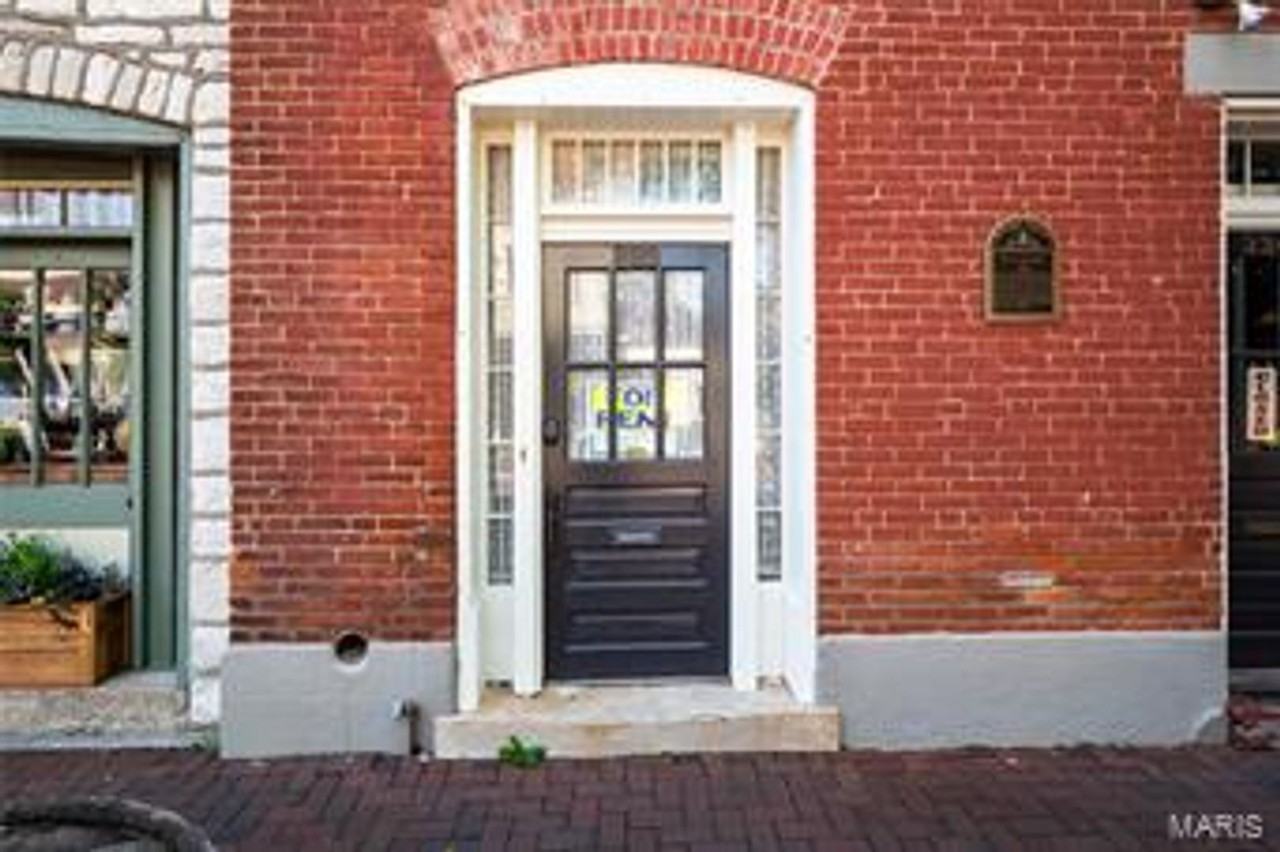 332 S Main St - Photo 2 of 35