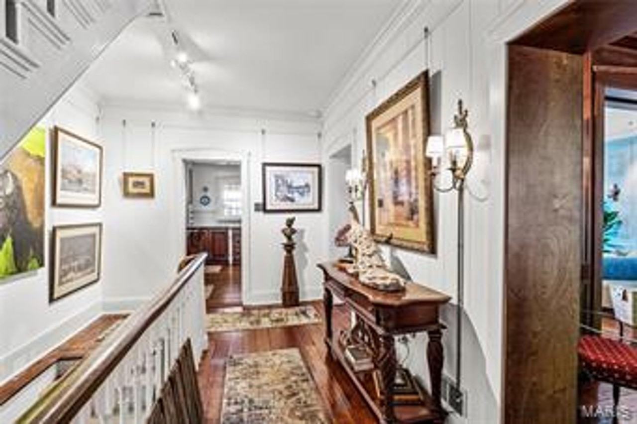 332 S Main St - Photo 5 of 35