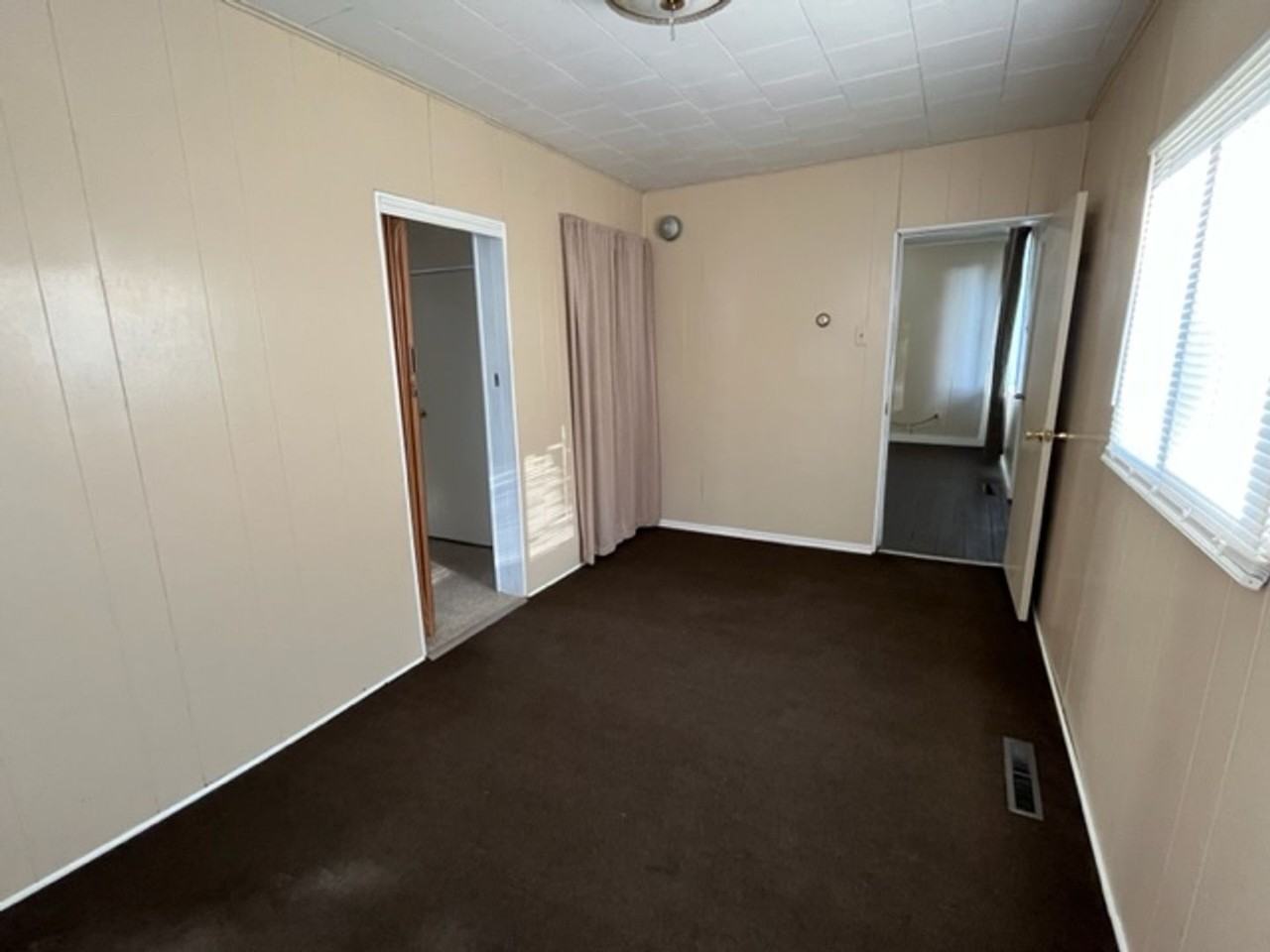 495 S 100 W - Photo 4 of 11