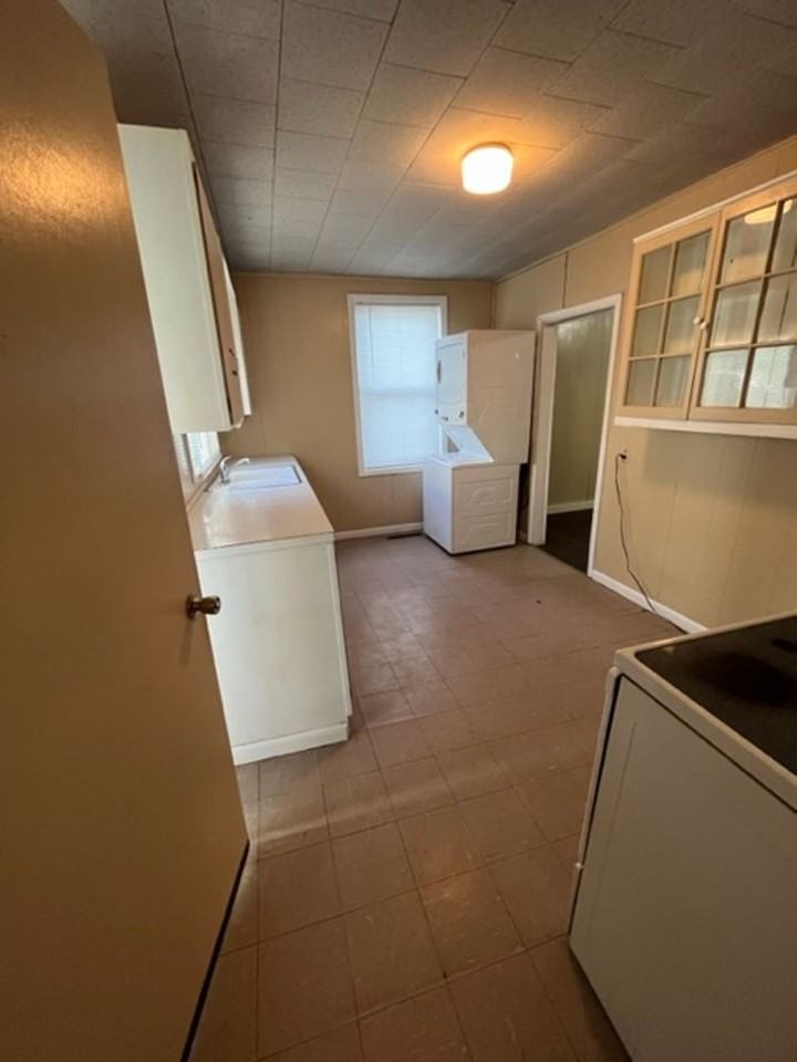 495 S 100 W - Photo 7 of 11