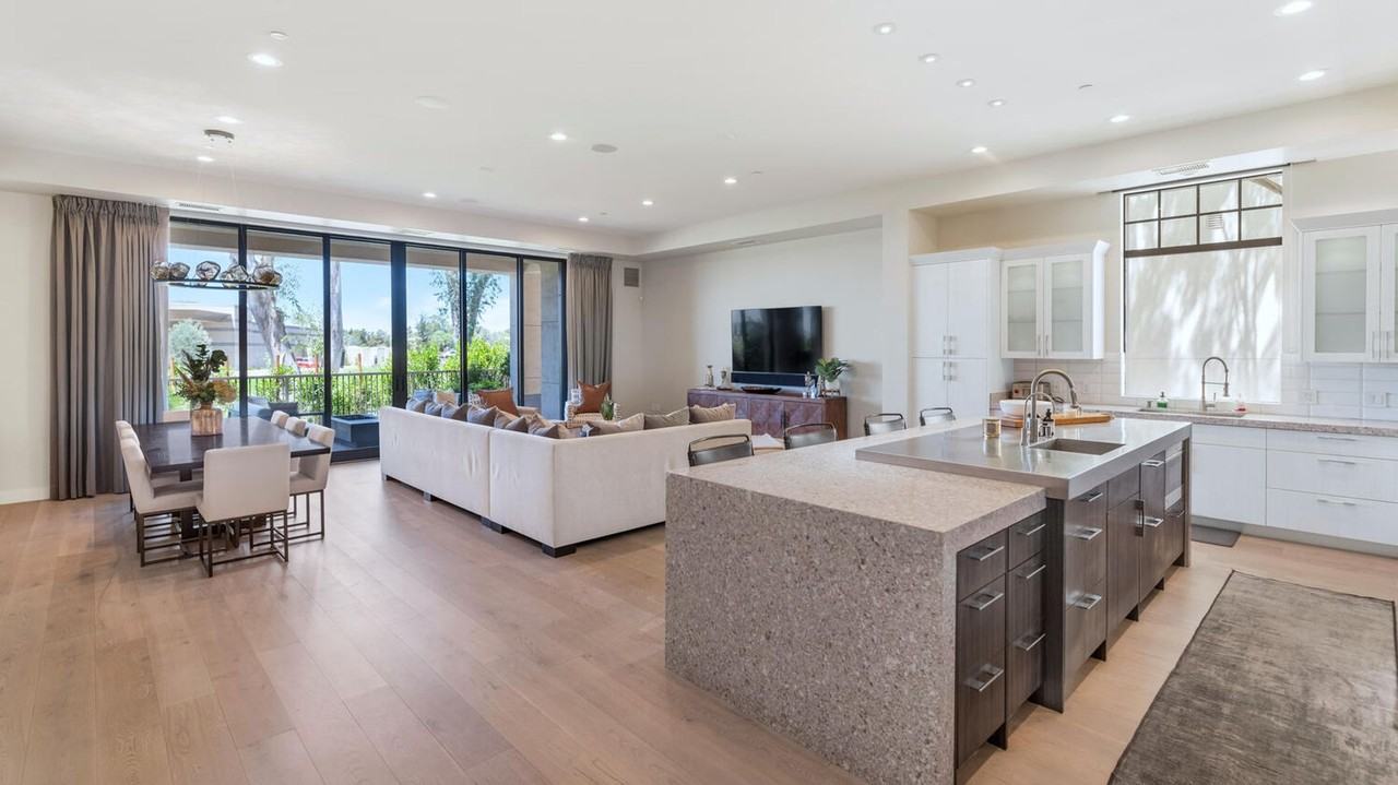 2 Biltmore Estates #101 - Photo 5 of 33