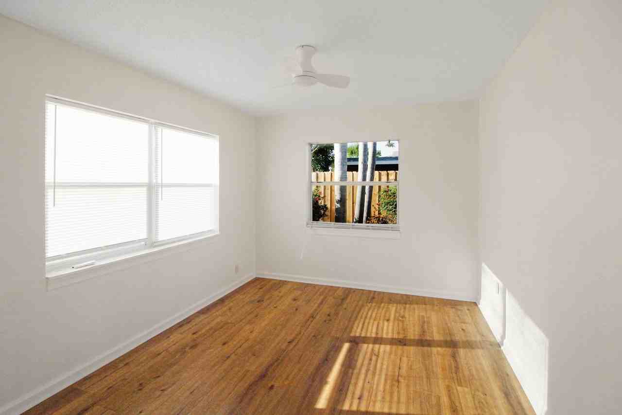 1612 Larchwood Dr - Photo 6 of 13