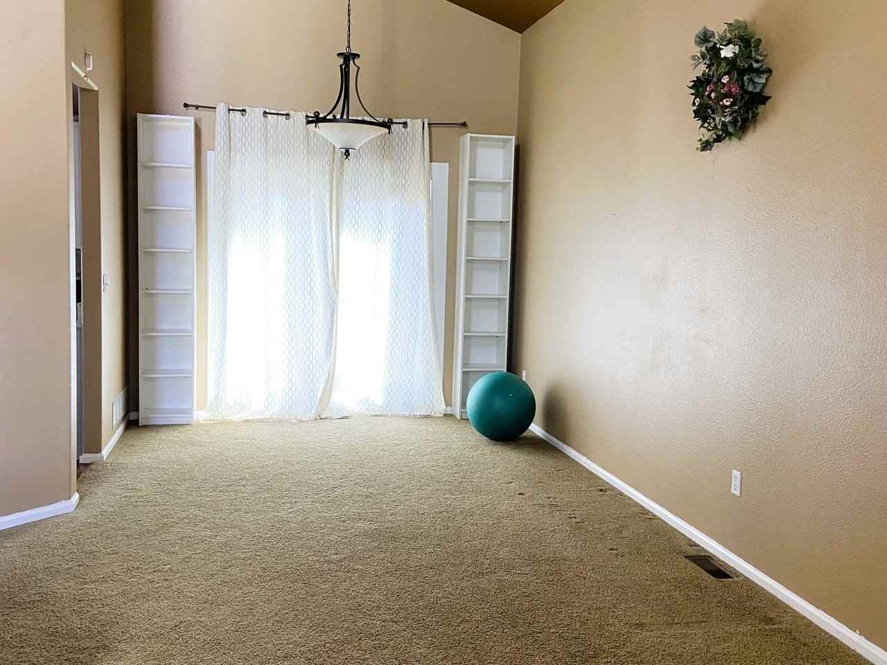 10458 W 83rd Ave - Photo 2 of 12