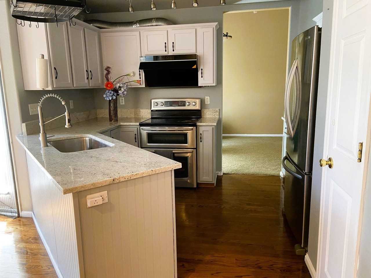 10458 W 83rd Ave - Photo 3 of 12