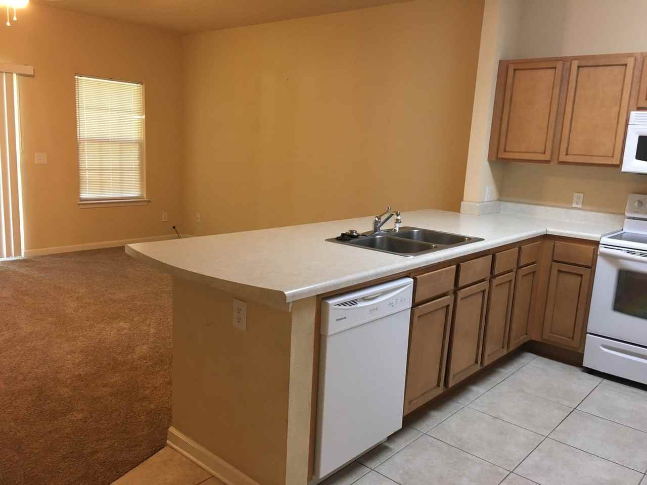 146 Iron Horse Drive East - Photo 3 of 17