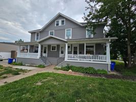 featured image of 215 18th St Ne
