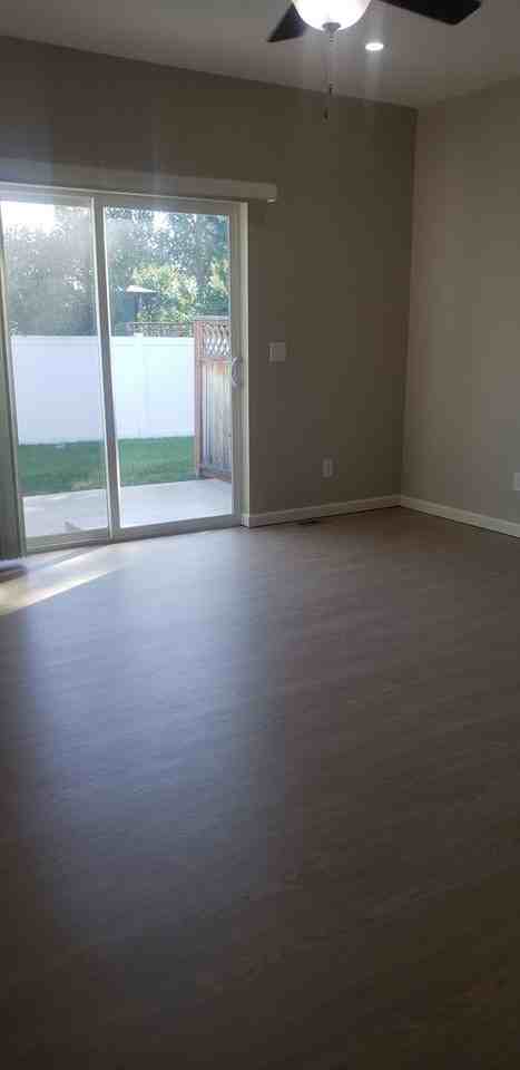 1328A E 6th St - Photo 5 of 22