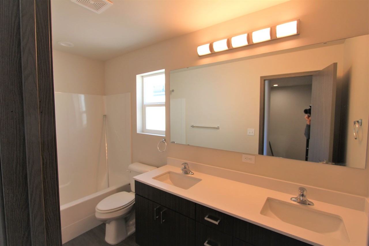 1025 Greenfield Dr - Photo 5 of 13