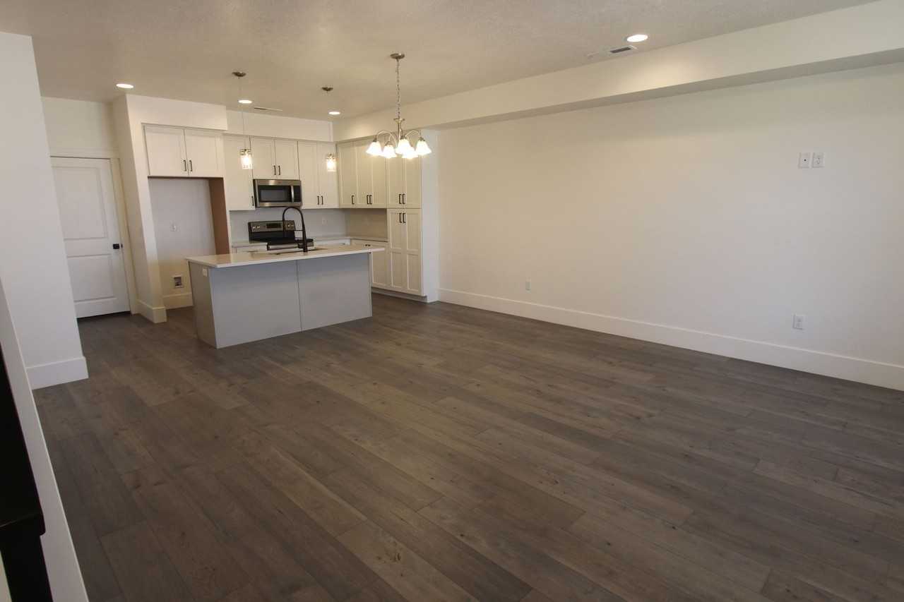 762 W Sunfire Ln - Photo 3 of 39