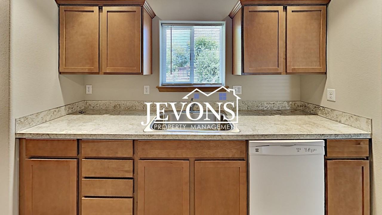 1714 S 9th Ave Yakima, WA 98902 - Photo 2 of 31