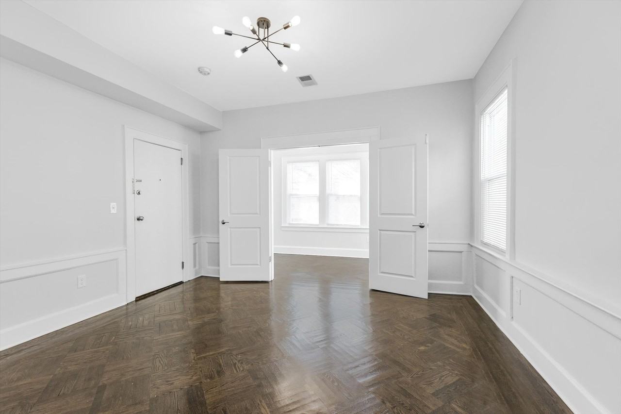 The Regis at Bloomfield - Photo 4 of 28