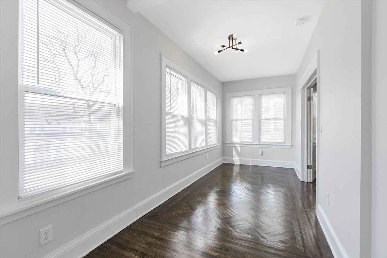 The Regis at Bloomfield - Photo 5 of 28