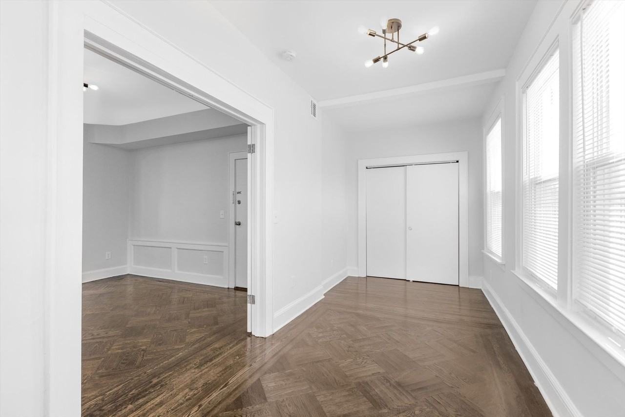 The Regis at Bloomfield - Photo 6 of 28