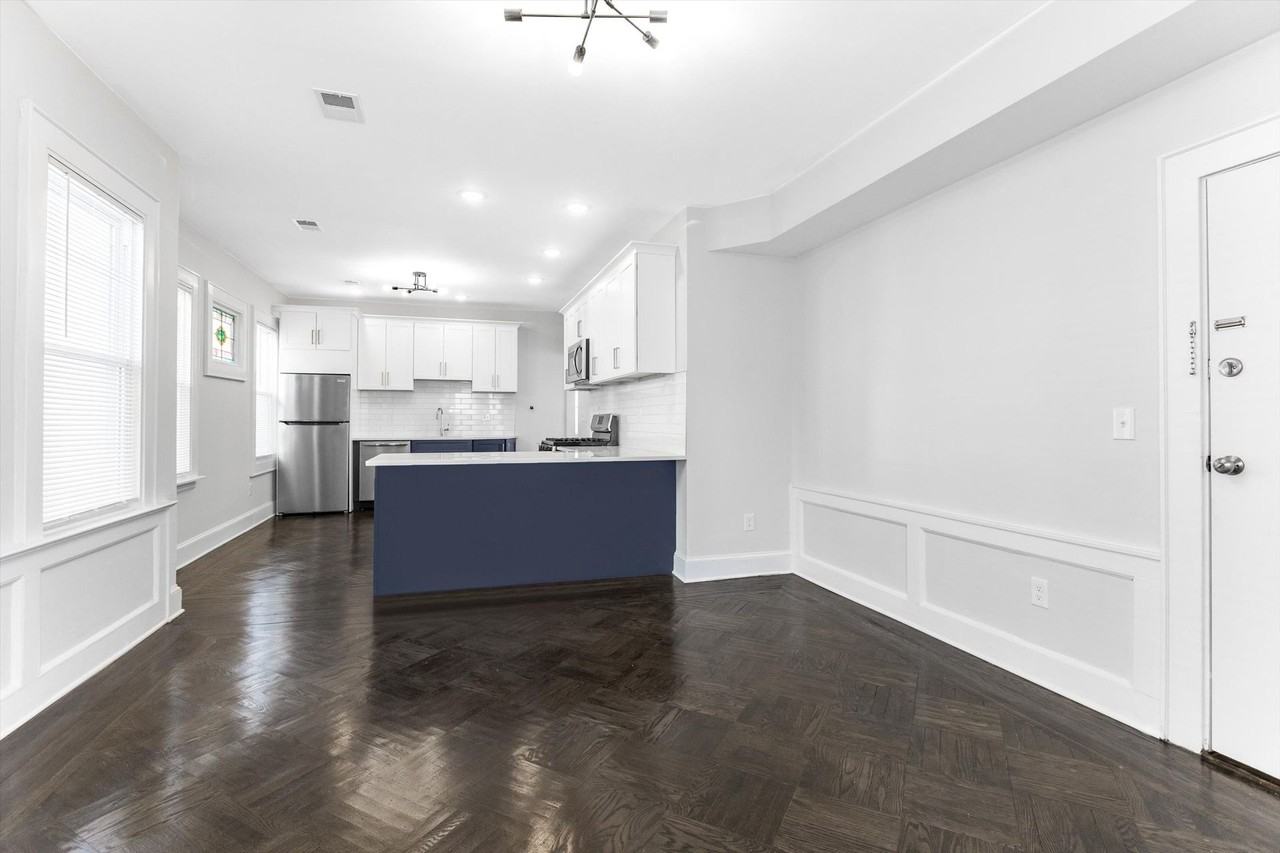The Regis at Bloomfield - Photo 7 of 28
