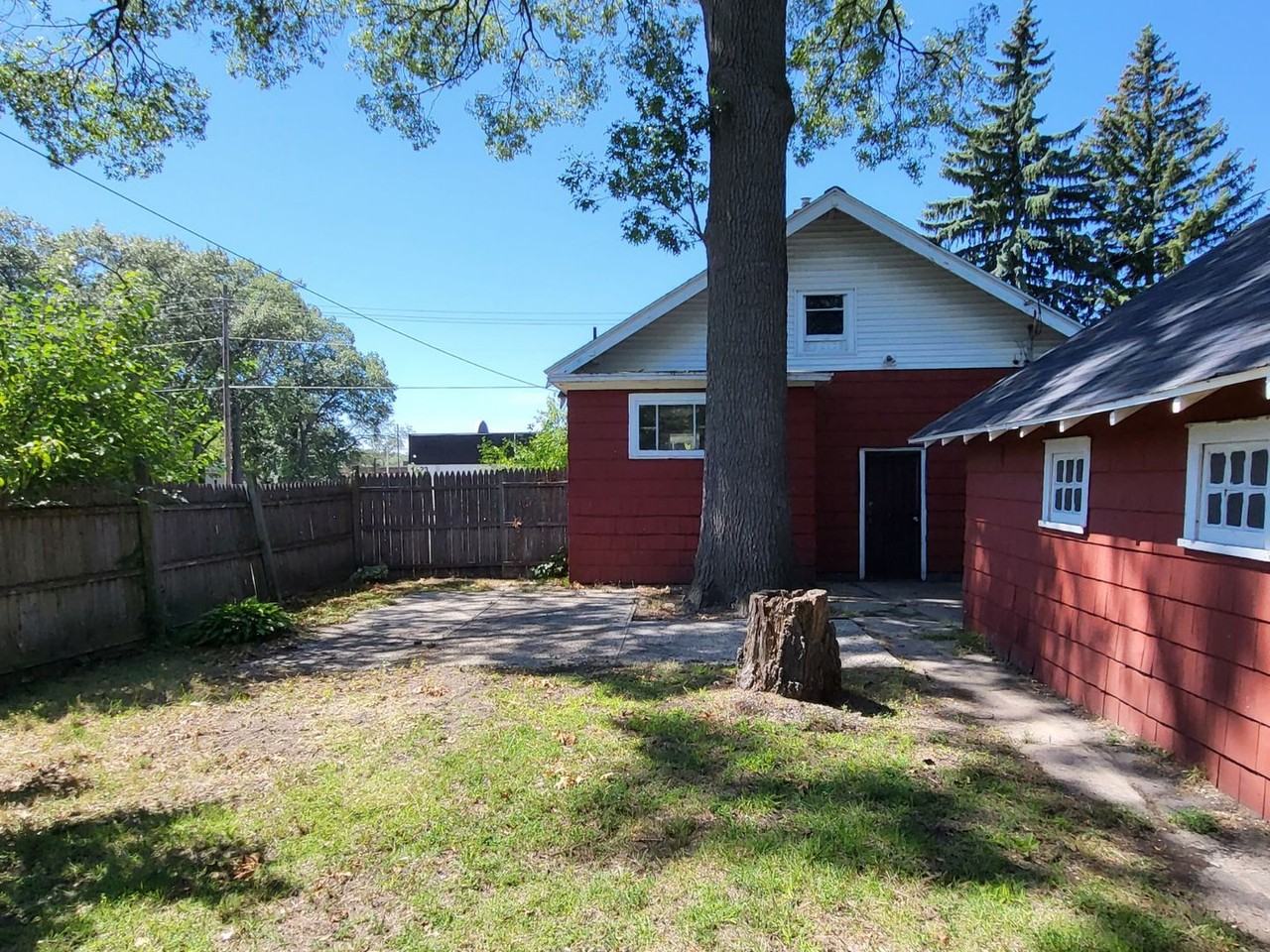 1848 Commerce St - Photo 2 of 21