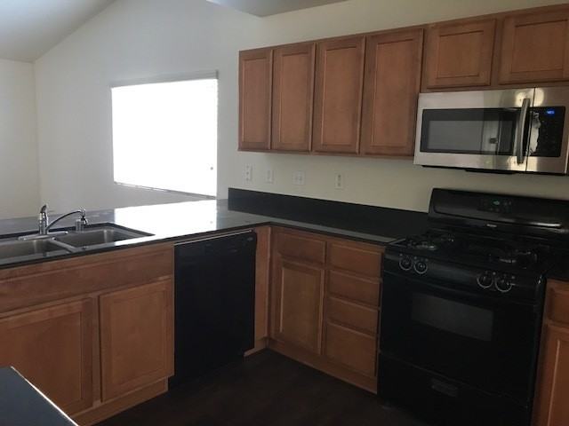 4430 E Oak Ave - Photo 2 of 11