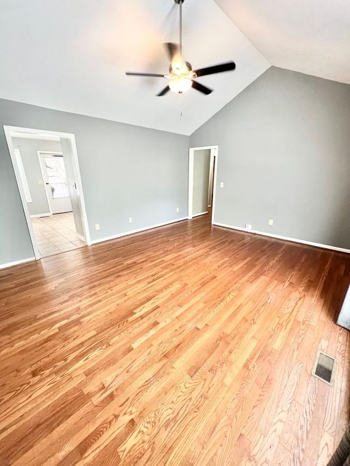 315B Pitts Ave - Photo 3 of 16