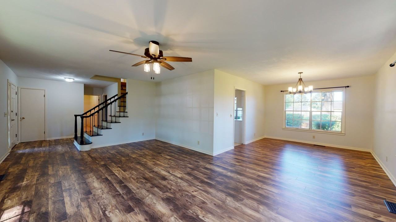 109 Lowe Dr - Photo 2 of 34