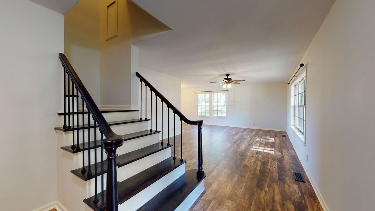 109 Lowe Dr - Photo 3 of 34