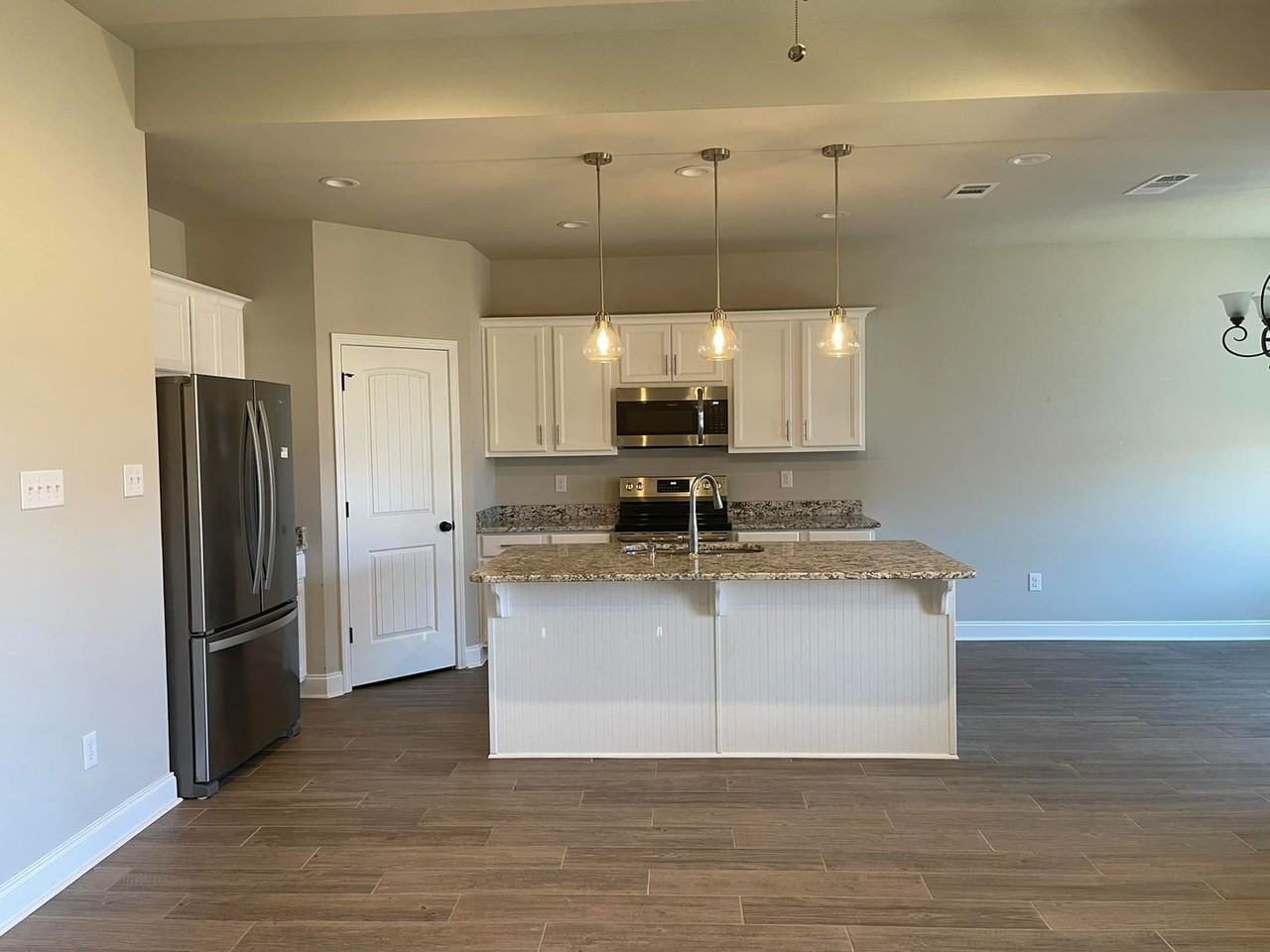 23643 Blythewood Ln - Photo 2 of 33