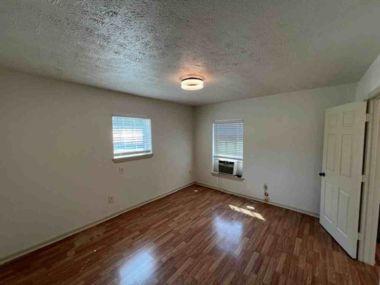 103 1/2 Park Ave - Photo 6 of 7