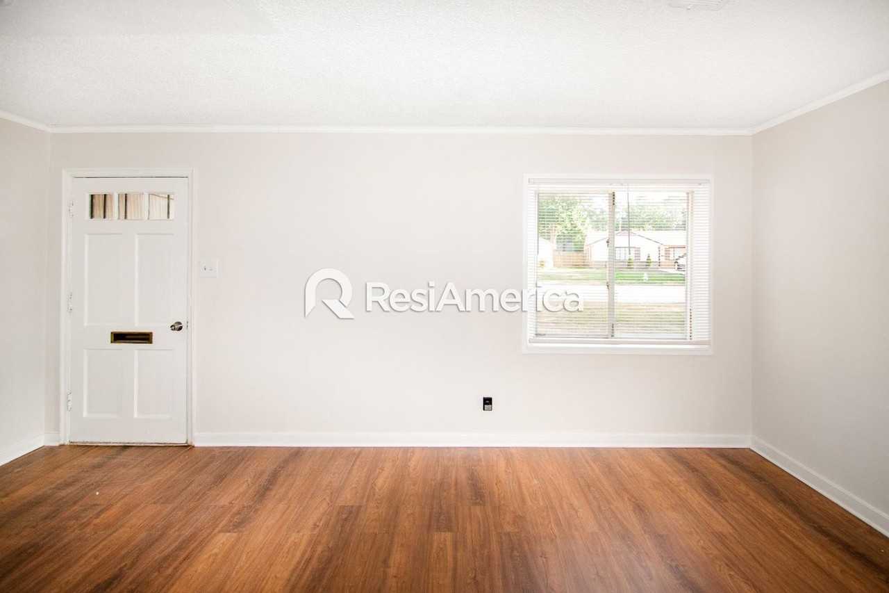 4078 Meadow Dr - Photo 4 of 17