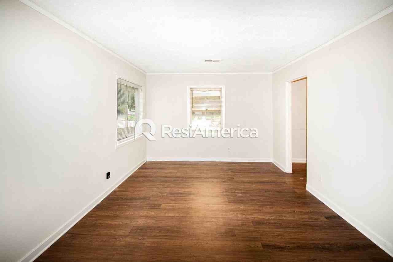 4078 Meadow Dr - Photo 6 of 17