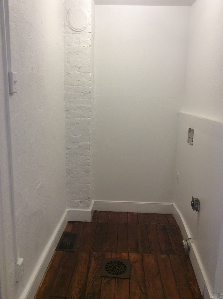 371 Oak Ln - Photo 3 of 21