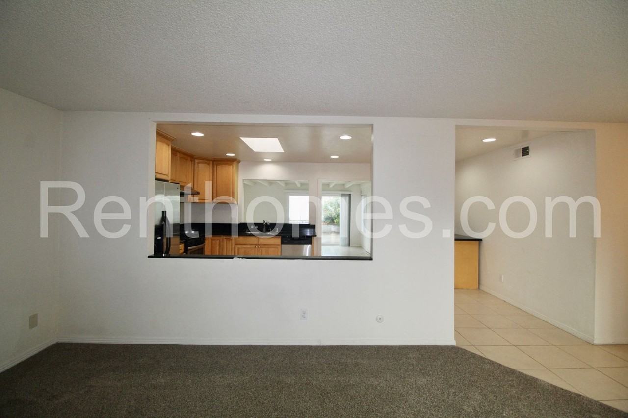 8616 Longwood St - Photo 3 of 19