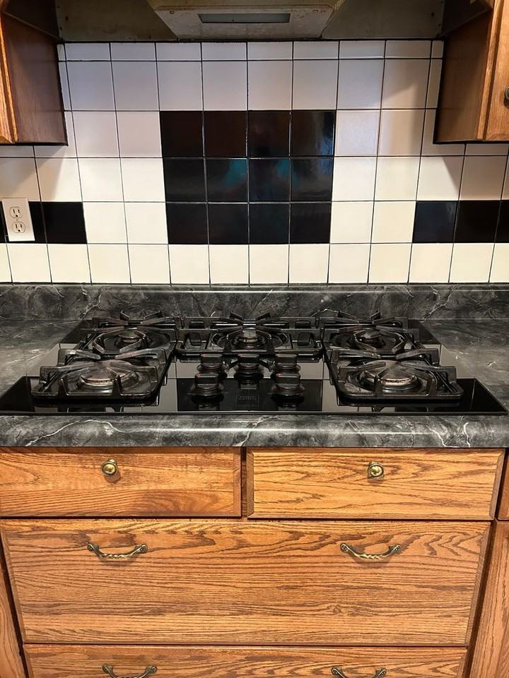 1410 E Crescent Dr - Photo 6 of 19