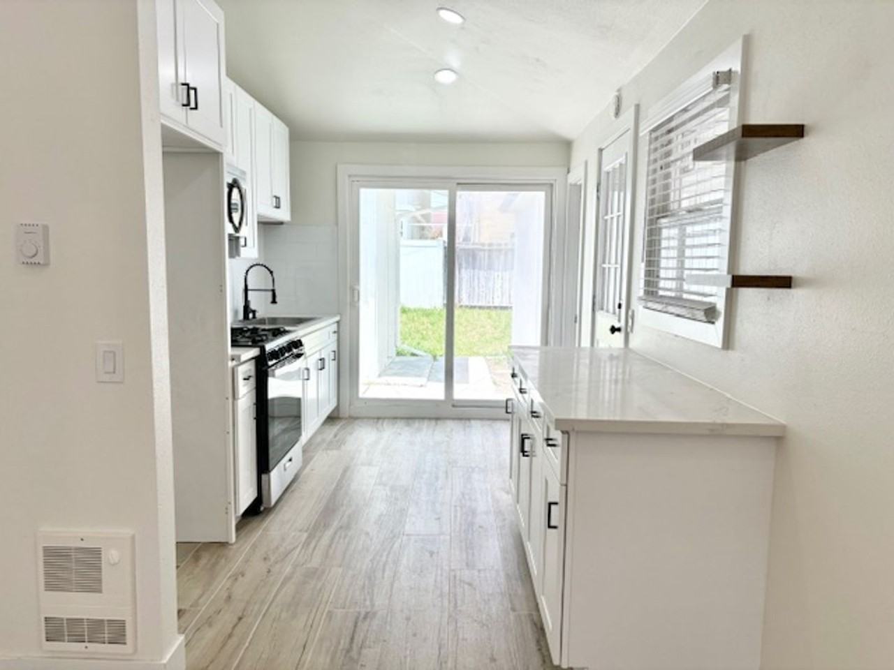 133 Ventura Ave - Photo 3 of 22
