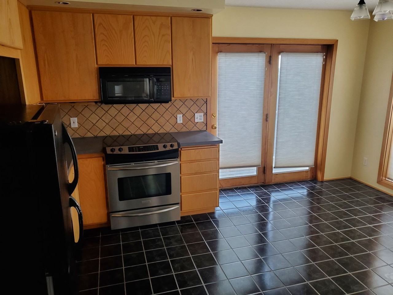 1491 Nw Portland Ave - Photo 3 of 19