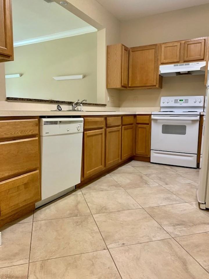 407 Twin Lakes Ln - Photo 6 of 25