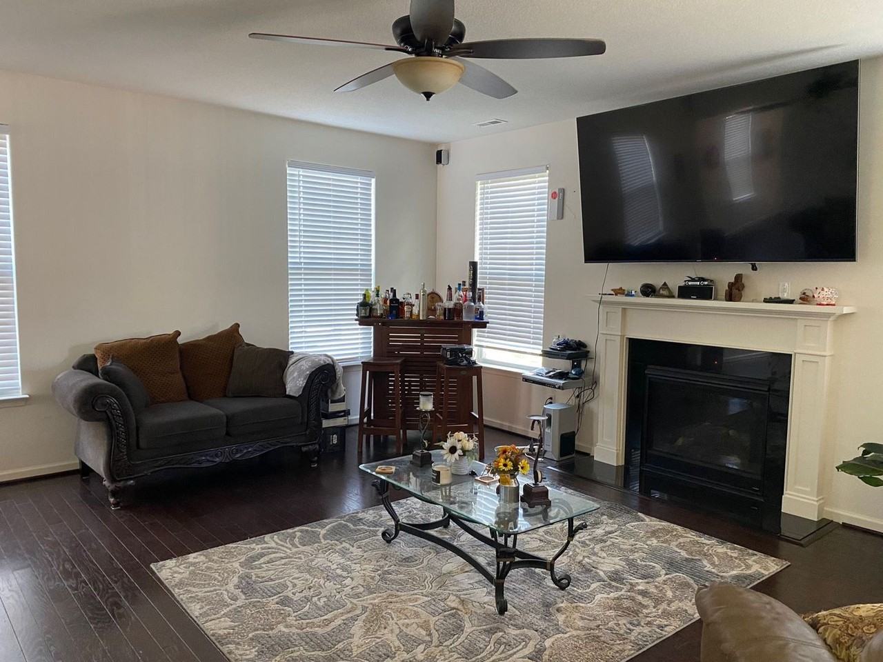 406 Terrywood Dr - Photo 3 of 14