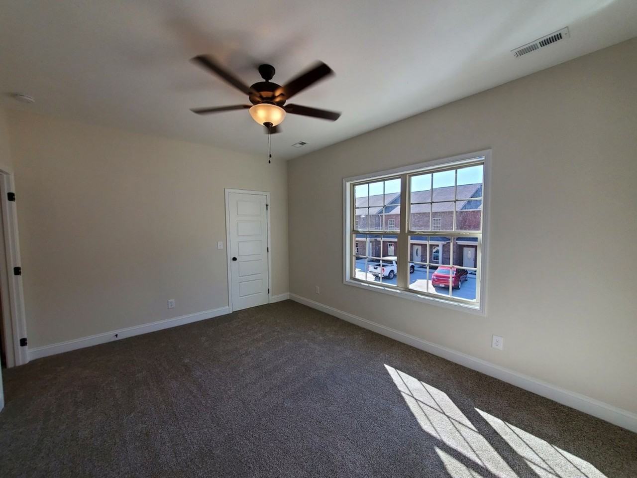 449 Oak St - Photo 3 of 9