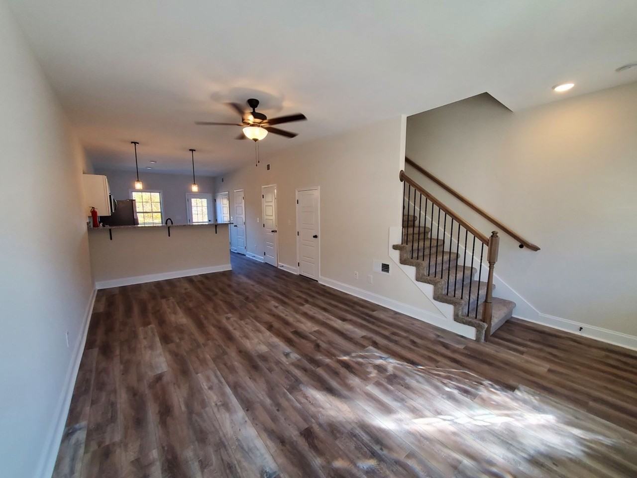 449 Oak St - Photo 6 of 9