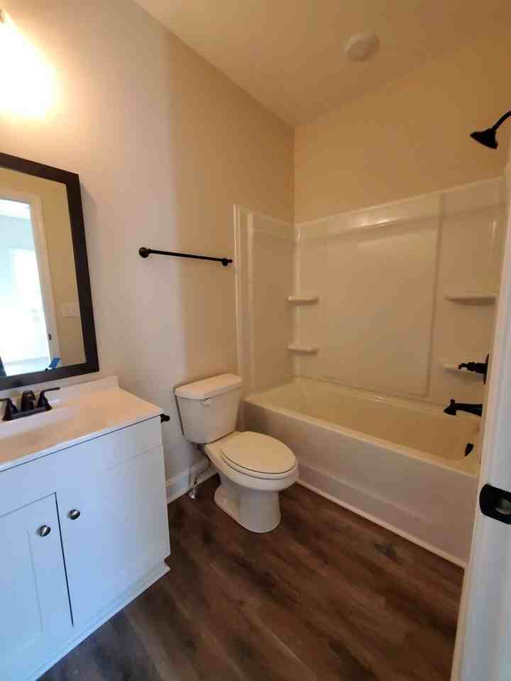 449 Oak St - Photo 7 of 9