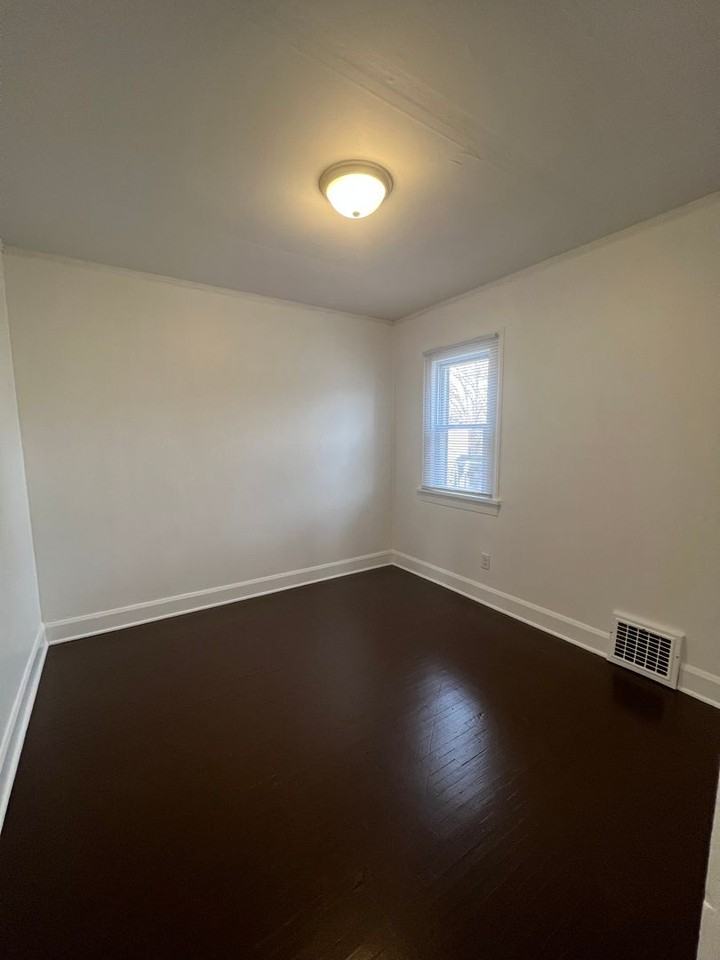 7701 N 2nd St - Photo 3 of 9