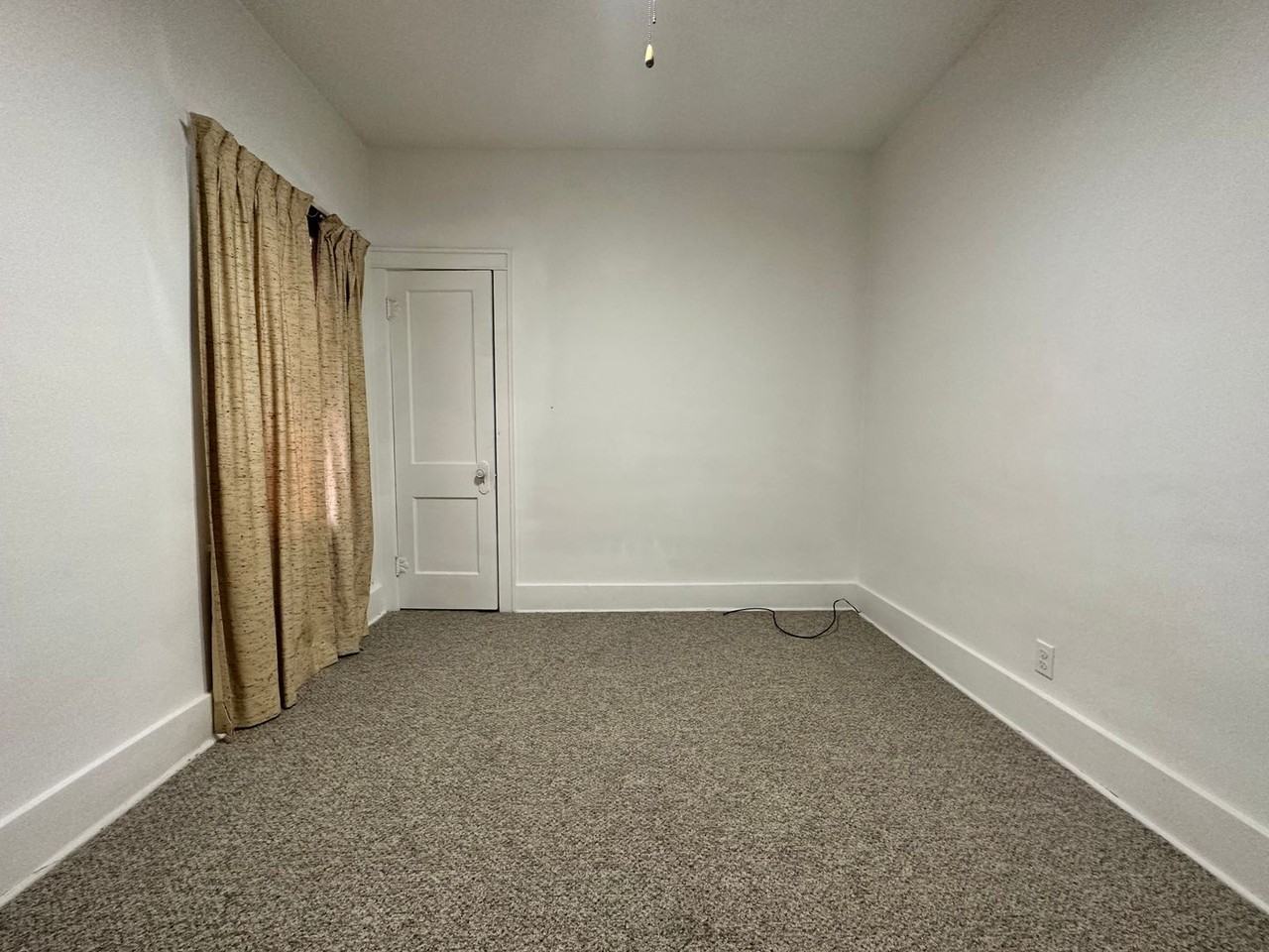 220 Kendall St N - Photo 4 of 9