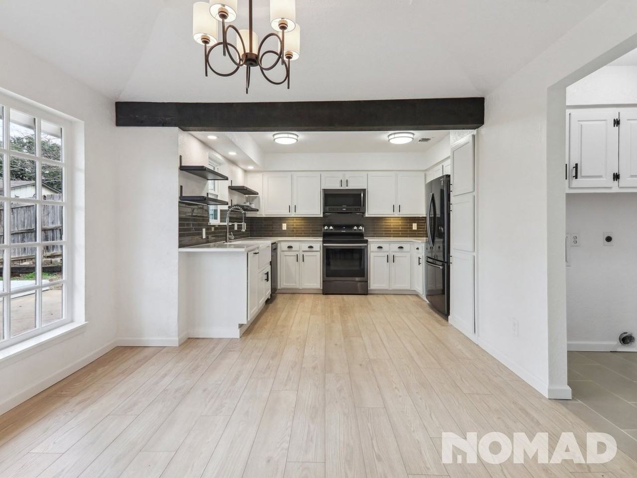 2138 Pecos Dr - Photo 3 of 28