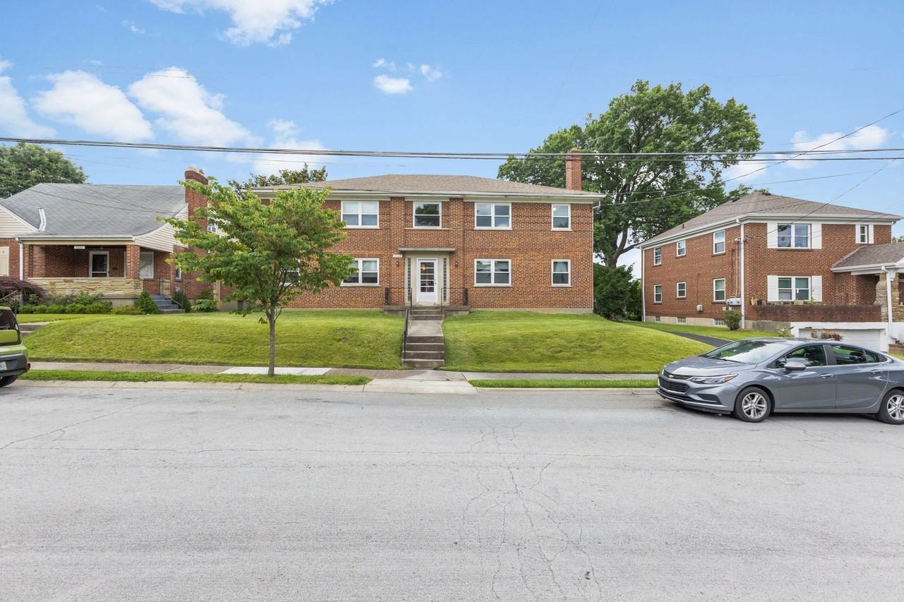 Oakley- Charming 4 family and desirable street - Photo 4 of 7