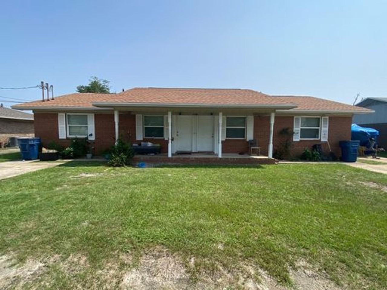 3911 W 22nd St - Photo 2 of 13